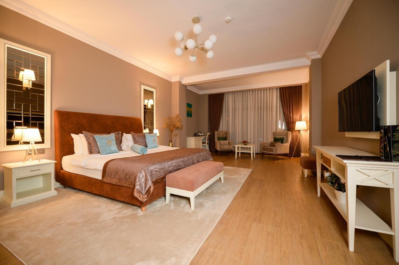 Royal Casino&Hotel Batumi Esterno foto